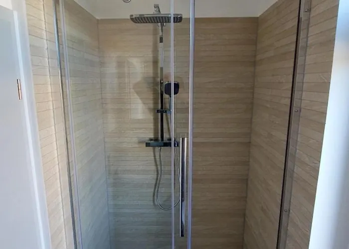 Klimatisiert In Stadtfeld West Apartmán